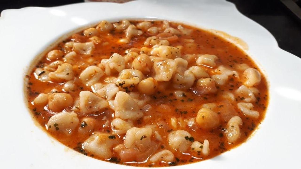 Leziz mantı &ccedil;orbası nasıl yapılır?