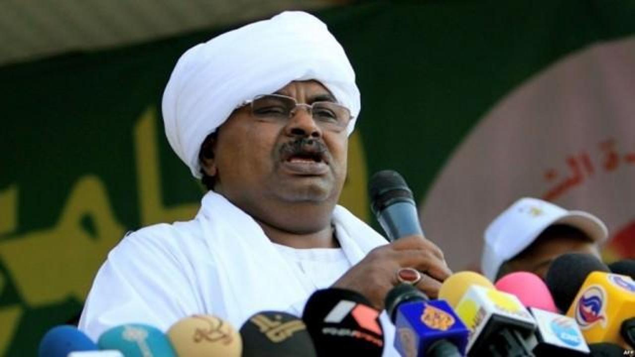 Sudan'da sürpriz istifa