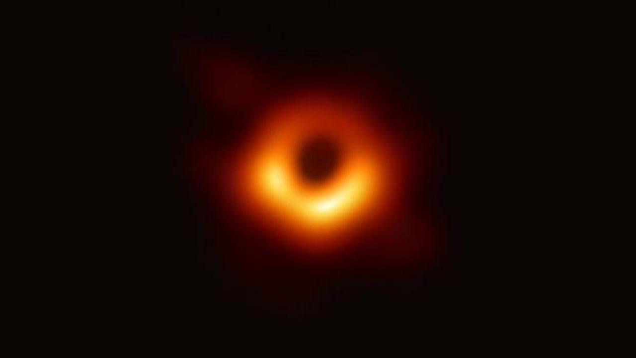 Tarihte bir ilk! Kara deliğin görüntüsü yayınlandı