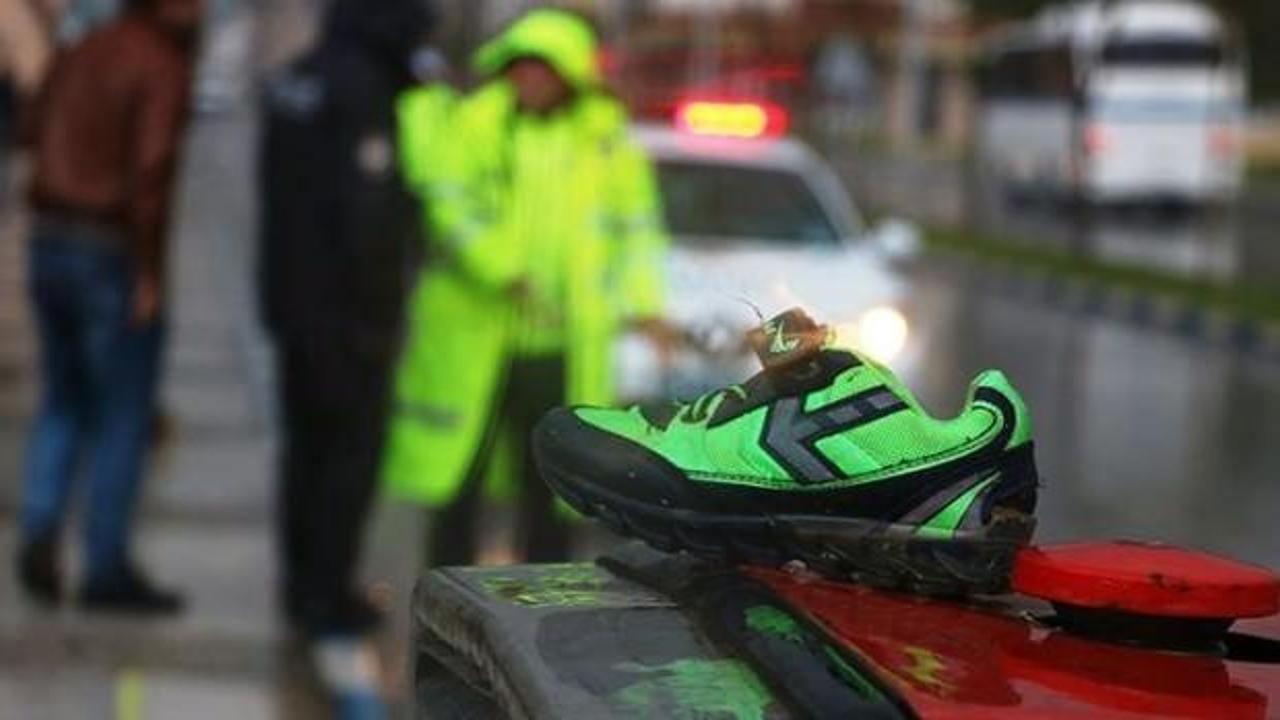 Trakt&ouml;r &ccedil;arptı, geriye ayakkabısı kaldı!