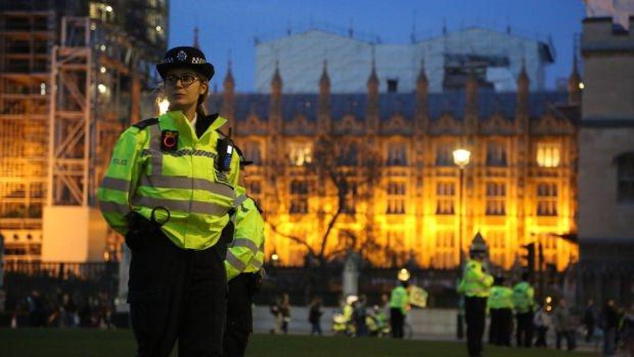 Londra'da Yokoluş isyanı! 500 kişi gözaltında