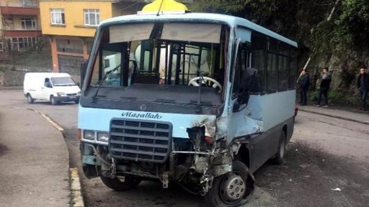Yolcu minibüsü TIR'la çarpıştı: 6 yaralı