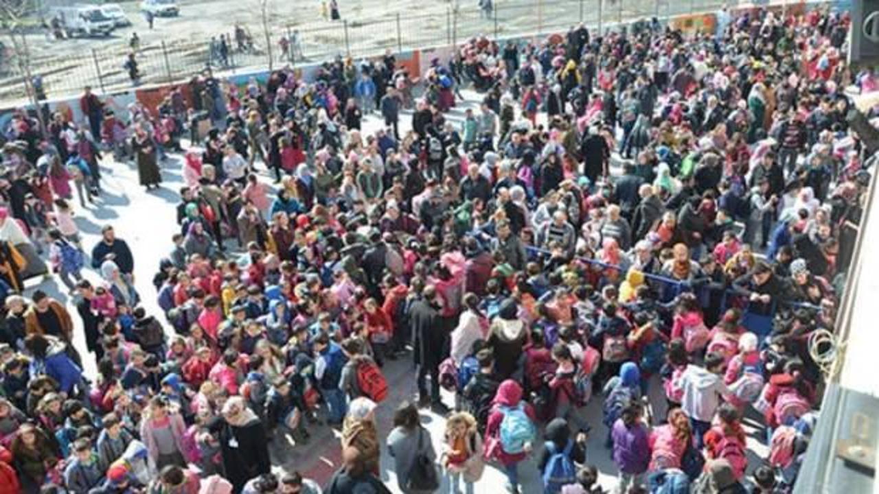 Türkiye'nin en kalabalık ilkokulunda 23 Nisan 4 gün sürdü