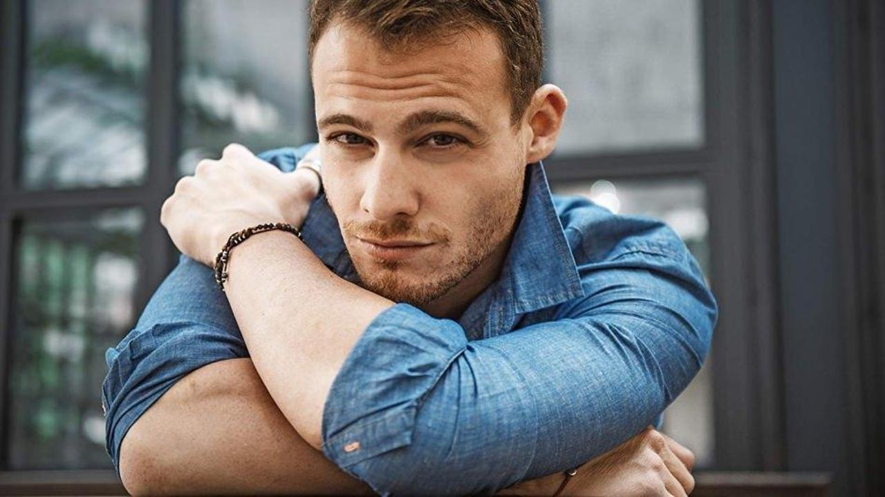 Kerem B&uuml;rsin Amsterdam yolcusu!