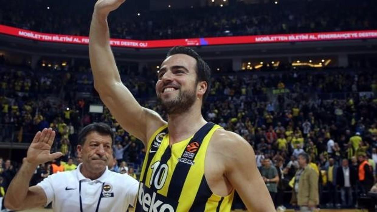 Melih Mahmutoğlu 3 yıl daha Fenerbahçe Beko'da