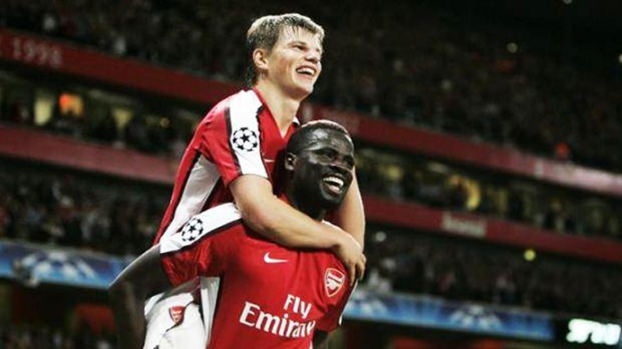 'Podolski k&uuml;f&uuml;r eder, Eboue &ccedil;ıplak dans ederdi'