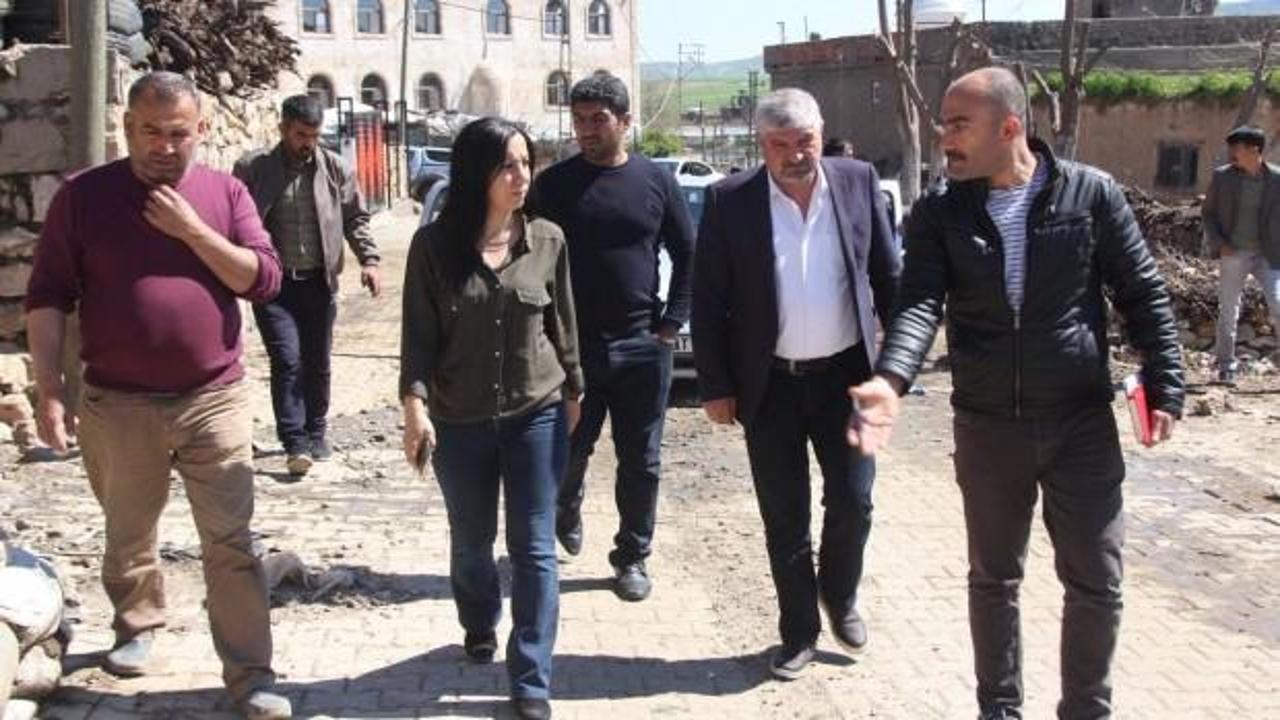 HDP'liler, HDP’li belediye başkanını darp etti!