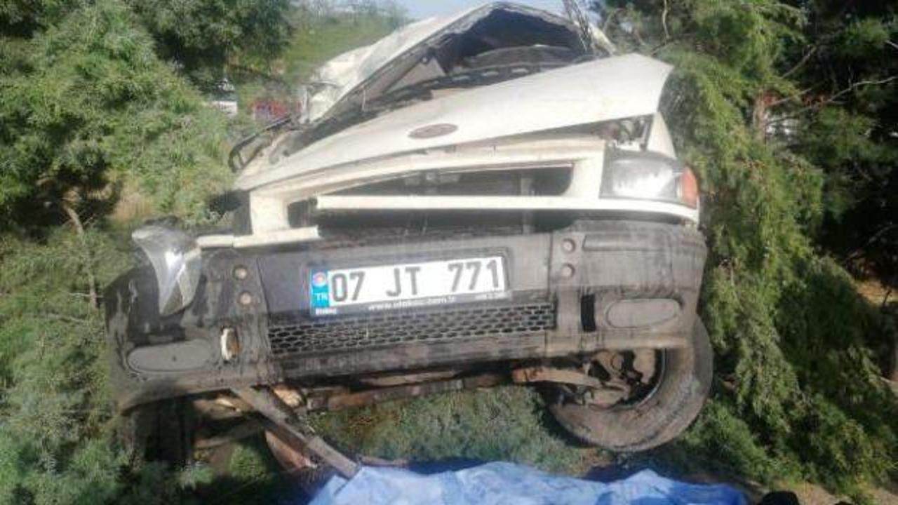 Manavgat'ta minibüs takla attı: 1 ölü, 1 yaralı