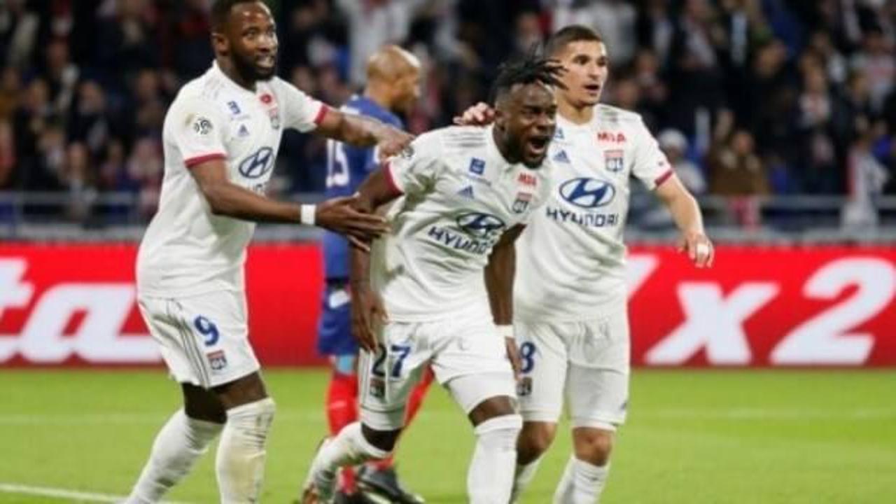 Lyon, Devler Ligi biletini 4 golle kaptı!