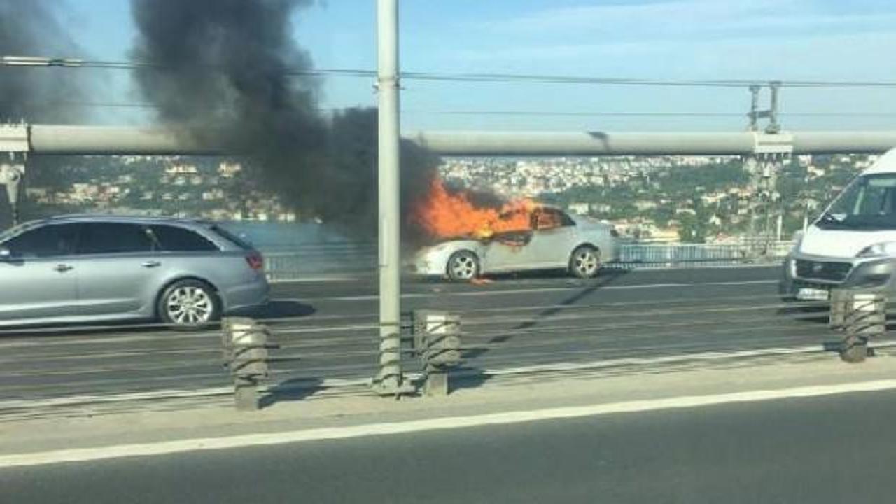 Aracını ateşe verdi sonra köprüden atladı