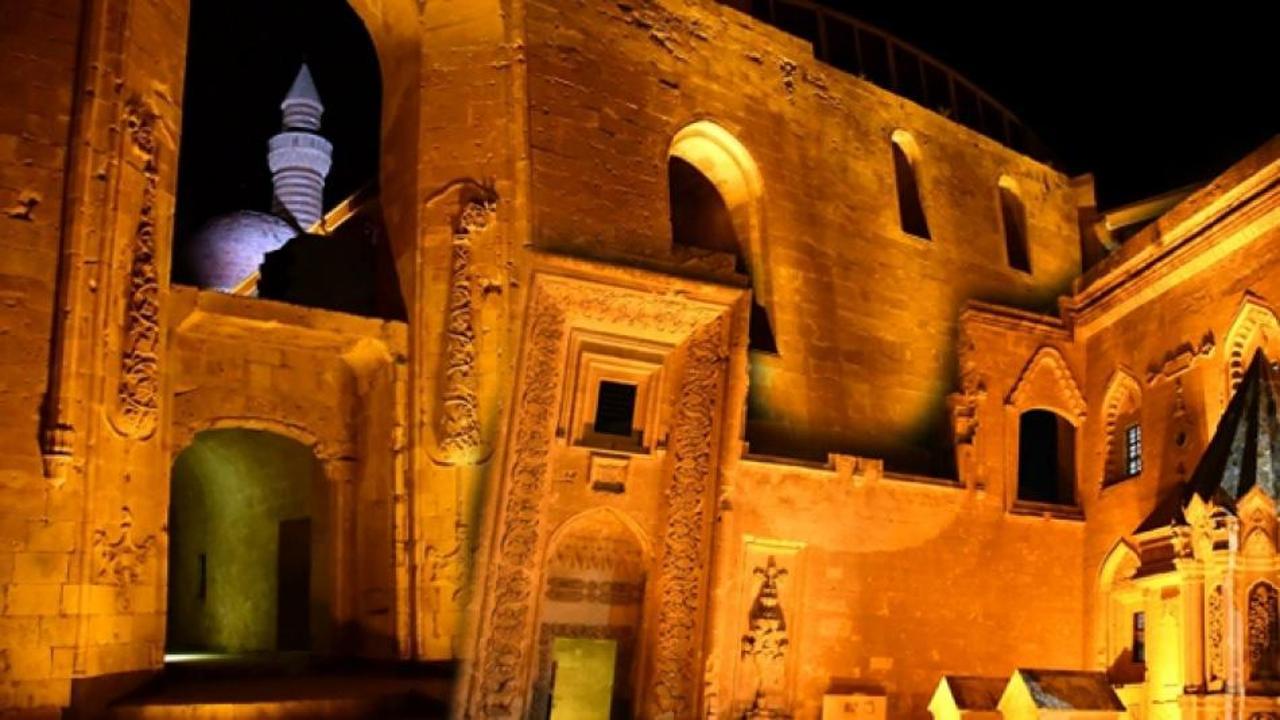 Ağrı İshak Paşa Sarayı'nın bilinmeyen &ouml;zellikleri