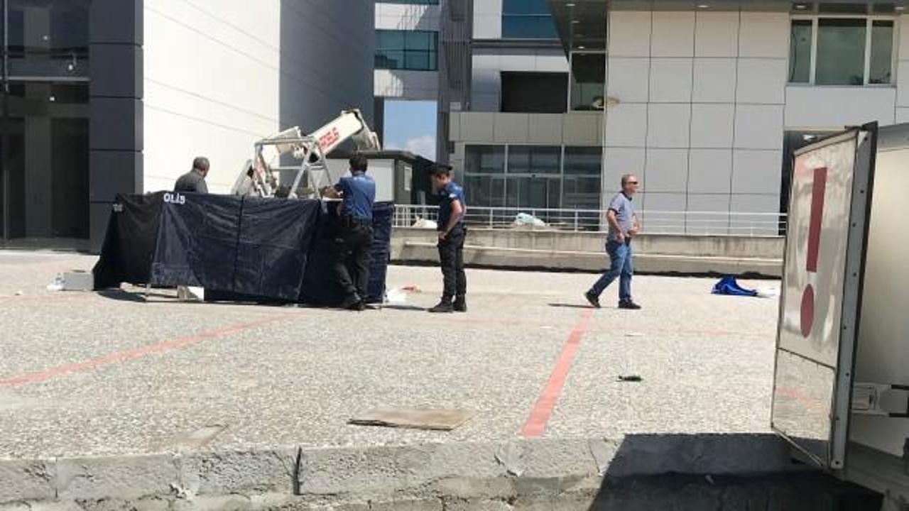 Bursa'da feci kaza! Devrilen vinçteki 2 kişi öldü