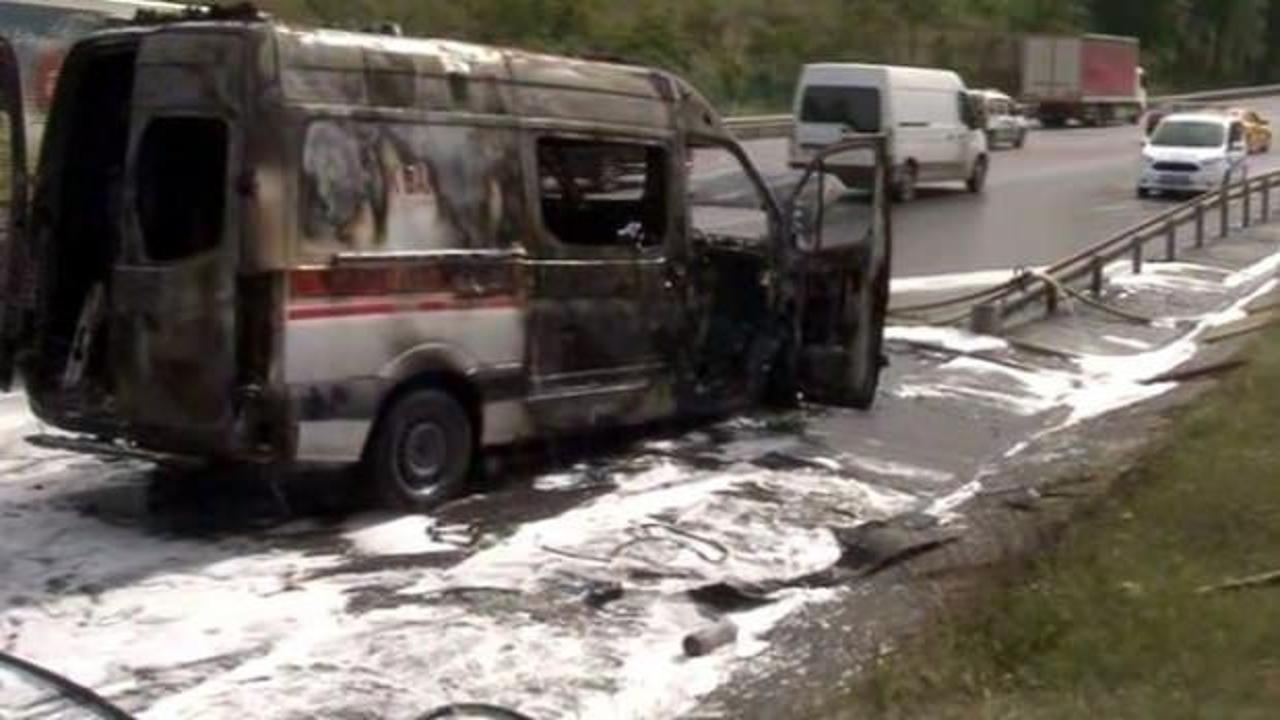 TEM'de korkunç olay! Seyir halindeki ambulans yandı