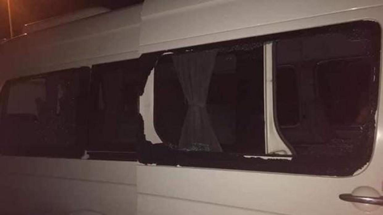 Trabzonspor taraftarını taşıyan konvoya taşlı saldırı