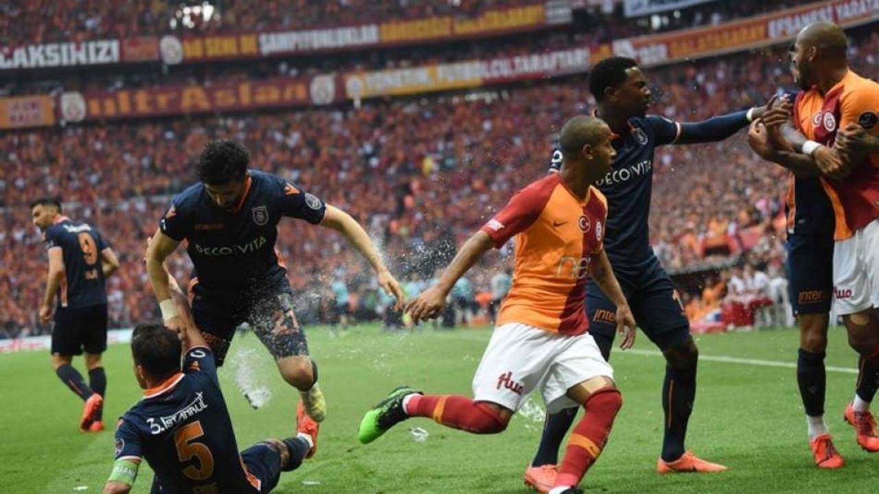 &Uuml;nl&uuml;lerden Galatasaray şampiyonluk paylaşımı!