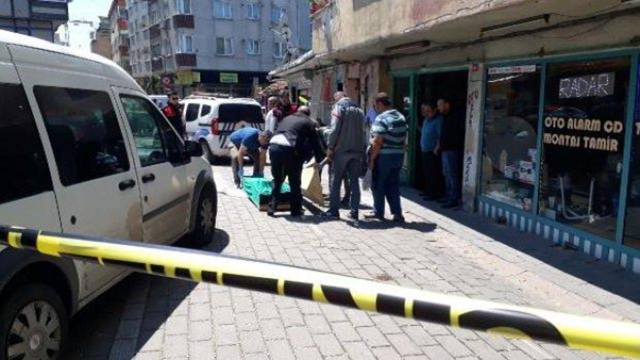 Zeytinburnu'nda bir kişi otomobilinde ölü bulundu