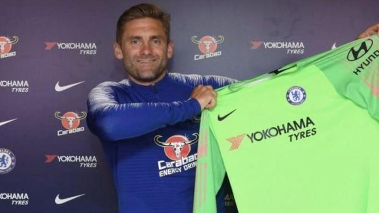 Chelsea'nin tecrübeli kalecisi futbolu bıraktı