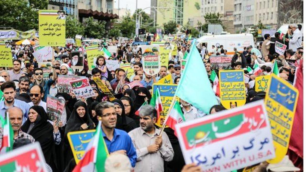 İran sokaklara döküldü: 'Yüzyılın Anlaşması' protesto edildi!