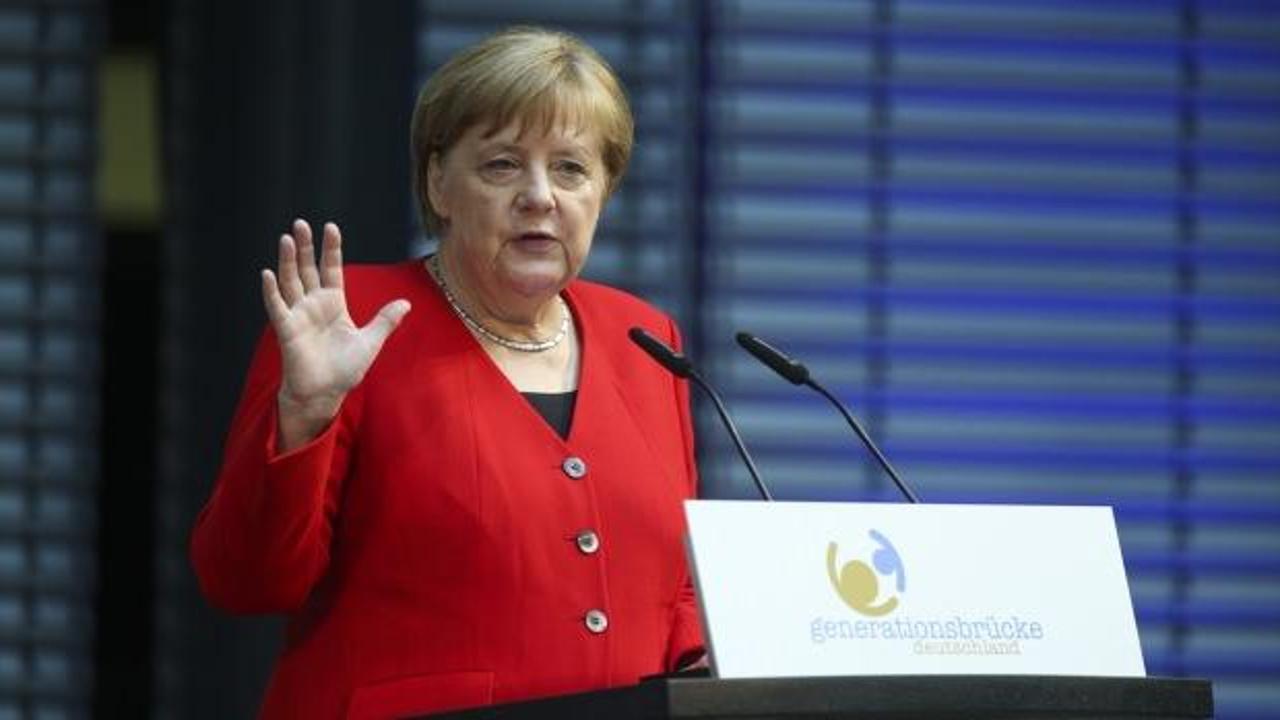 Merkel'den Avrupa'ya uyarı! Karanlık güçler yükseliyor