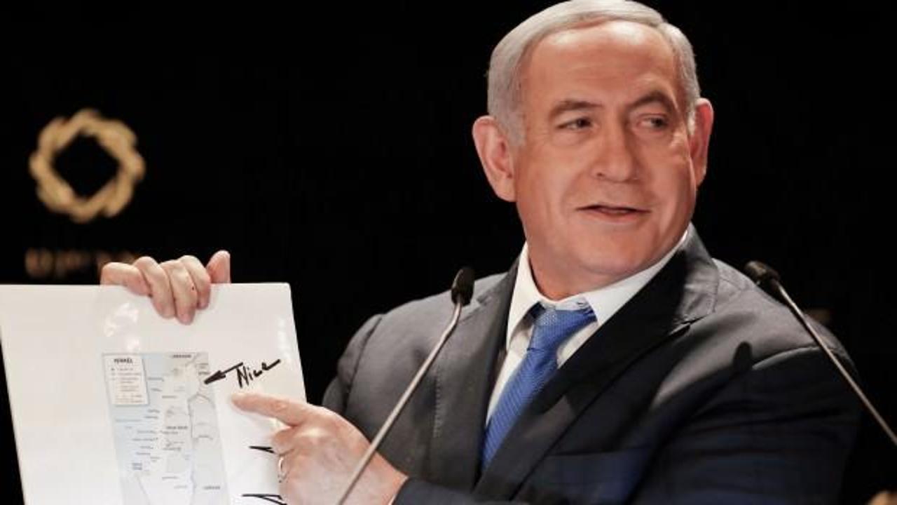 Netanyahu İsrail'in yeni haritasını gösterdi!