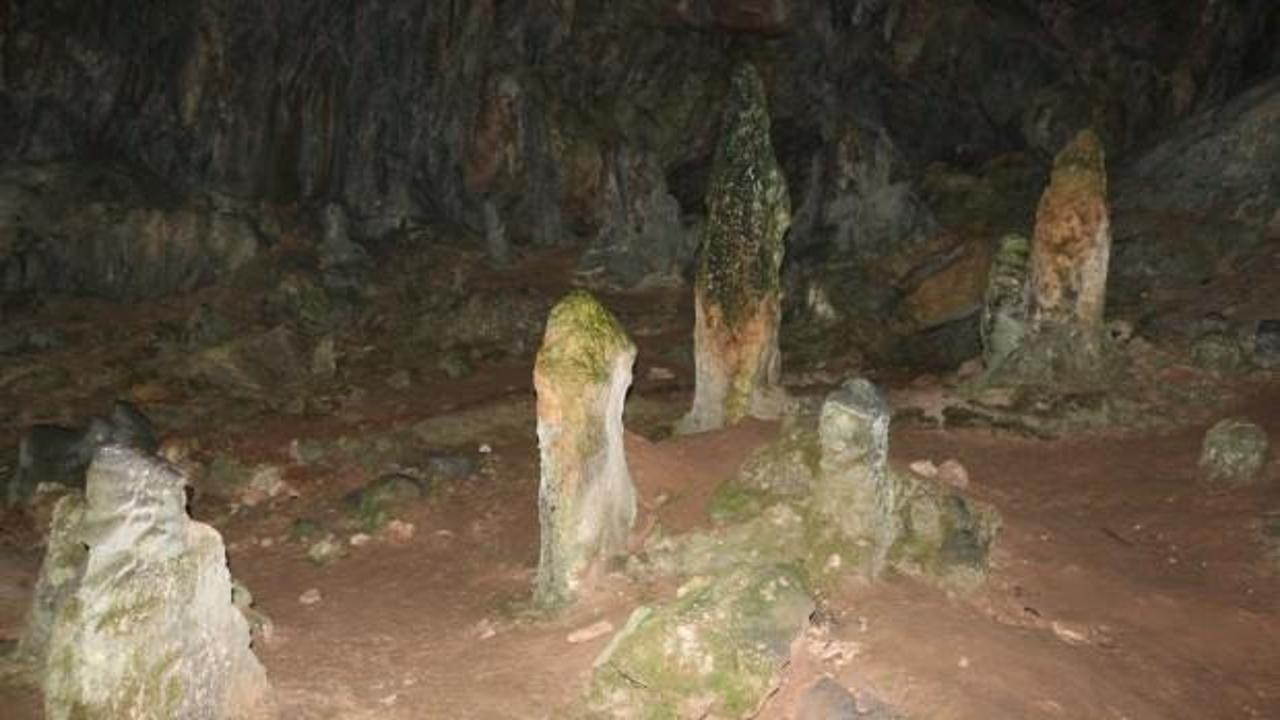 Pes dedirten olay! 12 bin yıllık mağarayı bu hale getirdiler