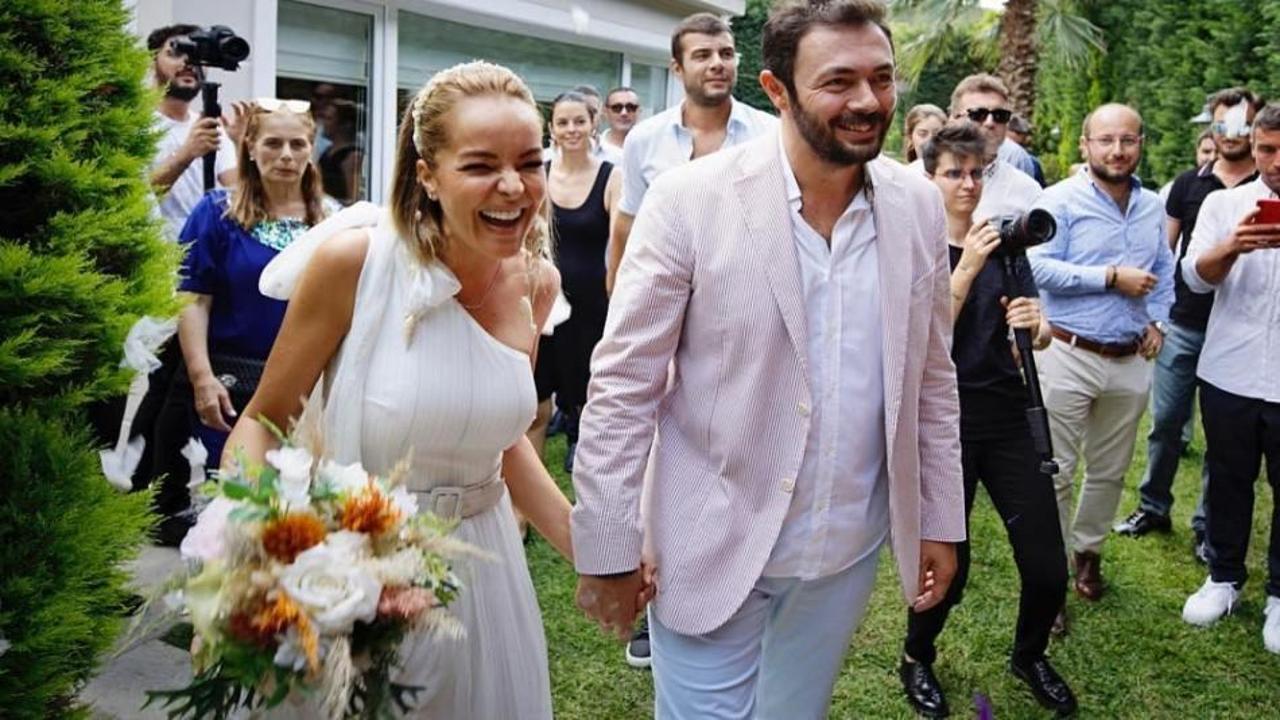 7 aylık hamile Beng&uuml; sahnede!