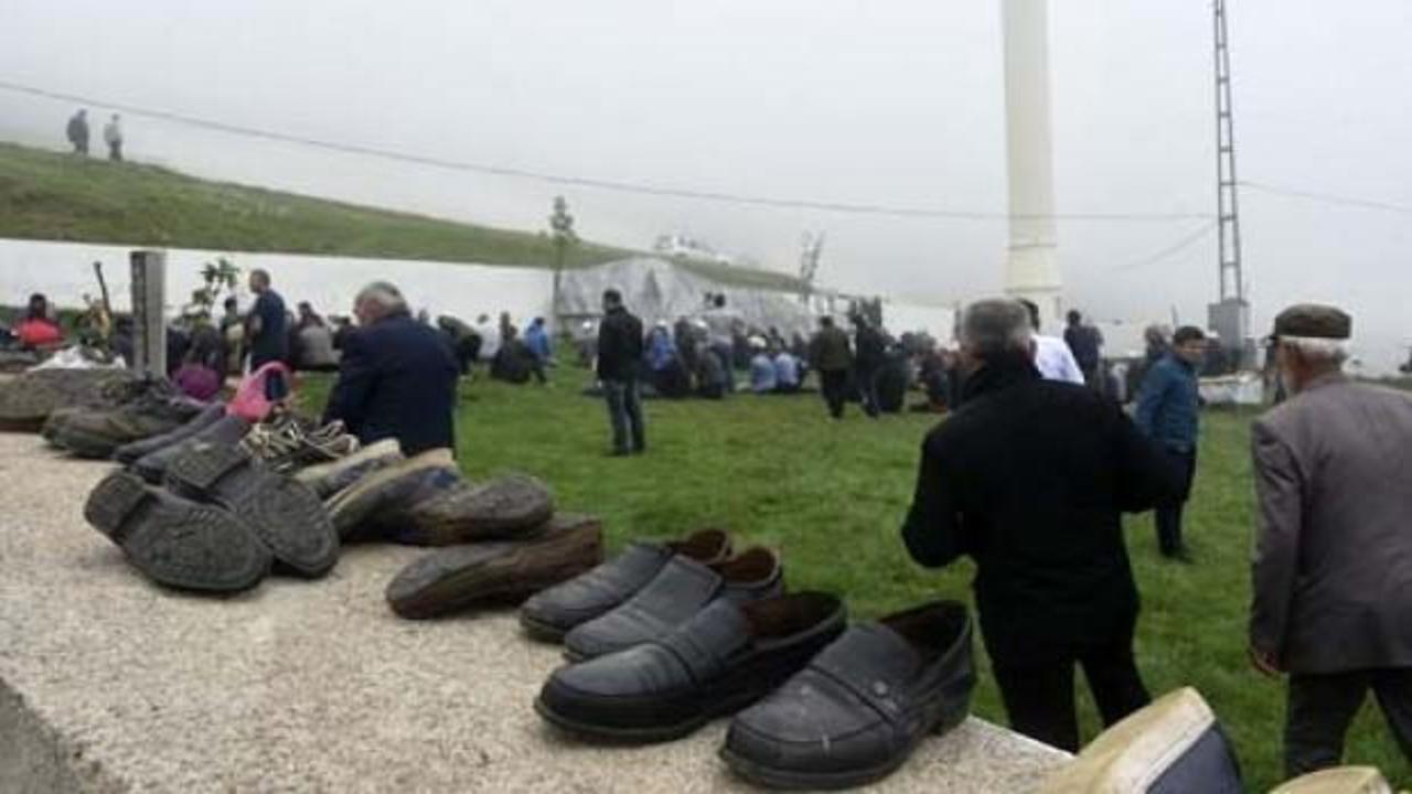 Her yıl binlerce kişi geliyor! &Uuml;st&uuml; a&ccedil;ık cami...