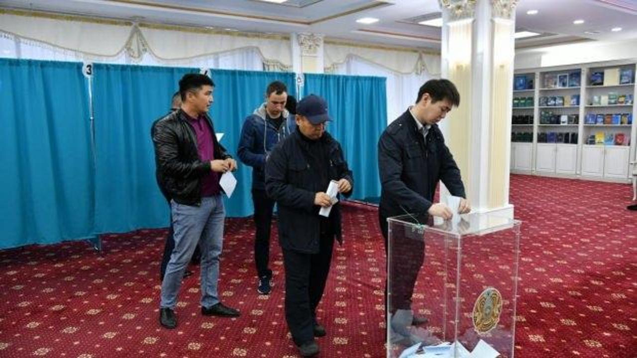 Kazakistan'da halk sandık başında 