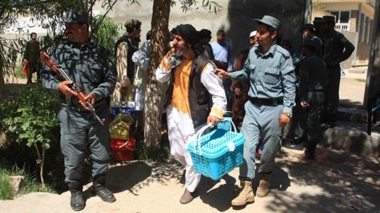 Afganistan'da 887 mahkum serbest bırakılmaya başlandı