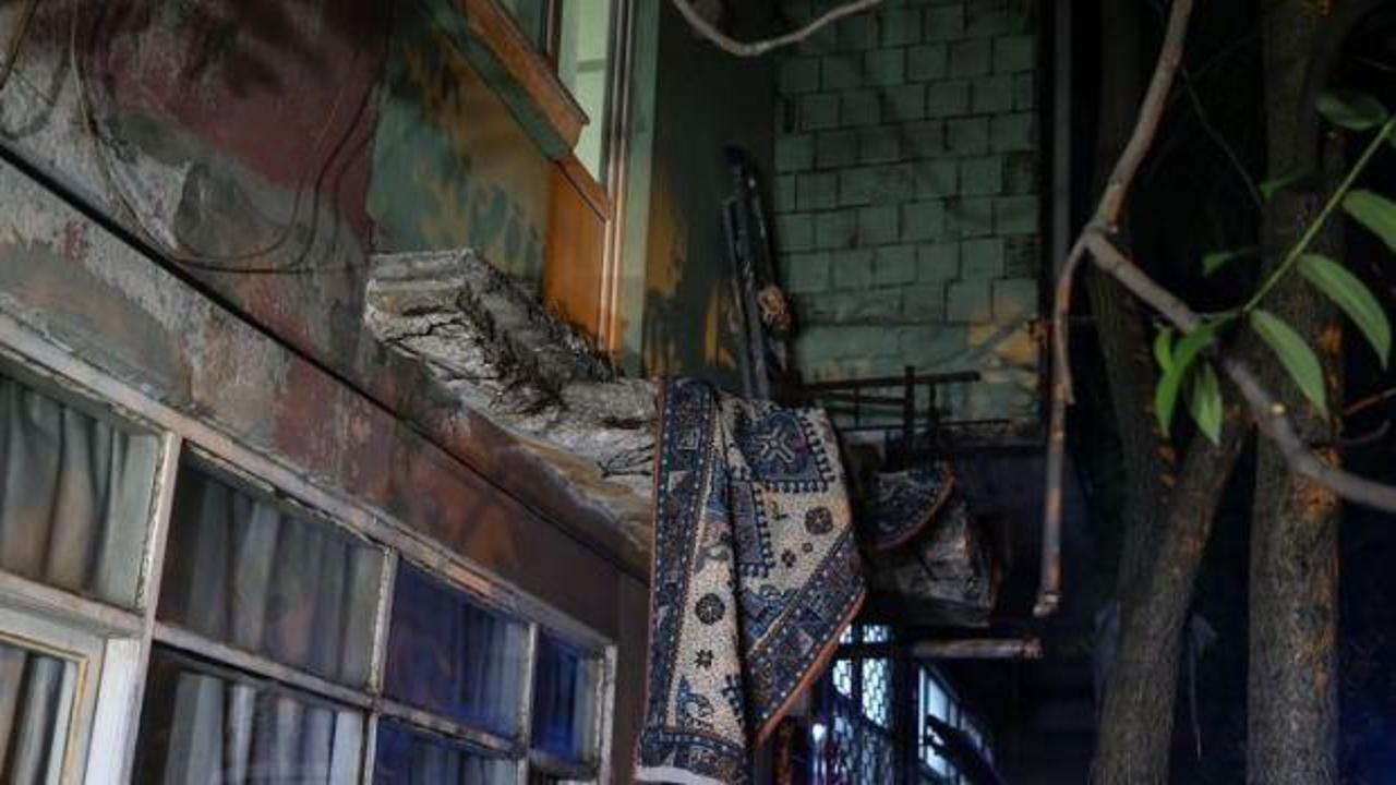 Beyoğlu’nda balkon çöktü: Yaralılar var