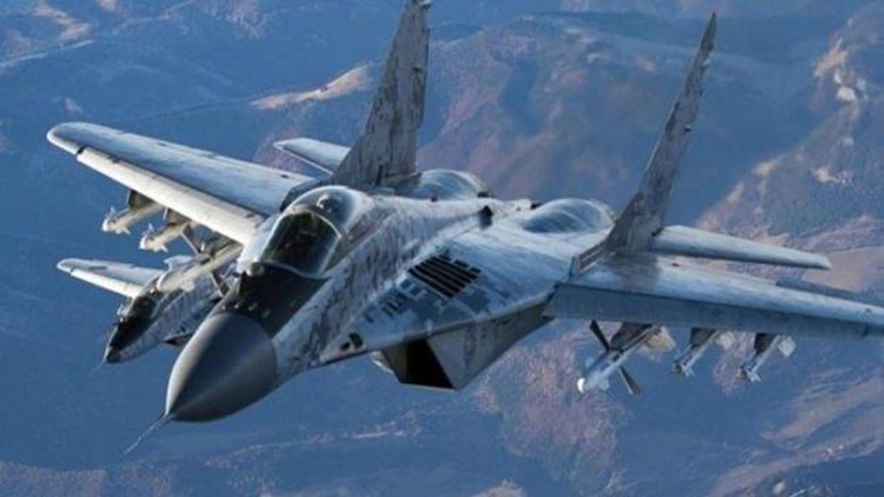 Rusya ve Suriye uçakları Hama ve İdlib'e saldırdı: 28 ölü 