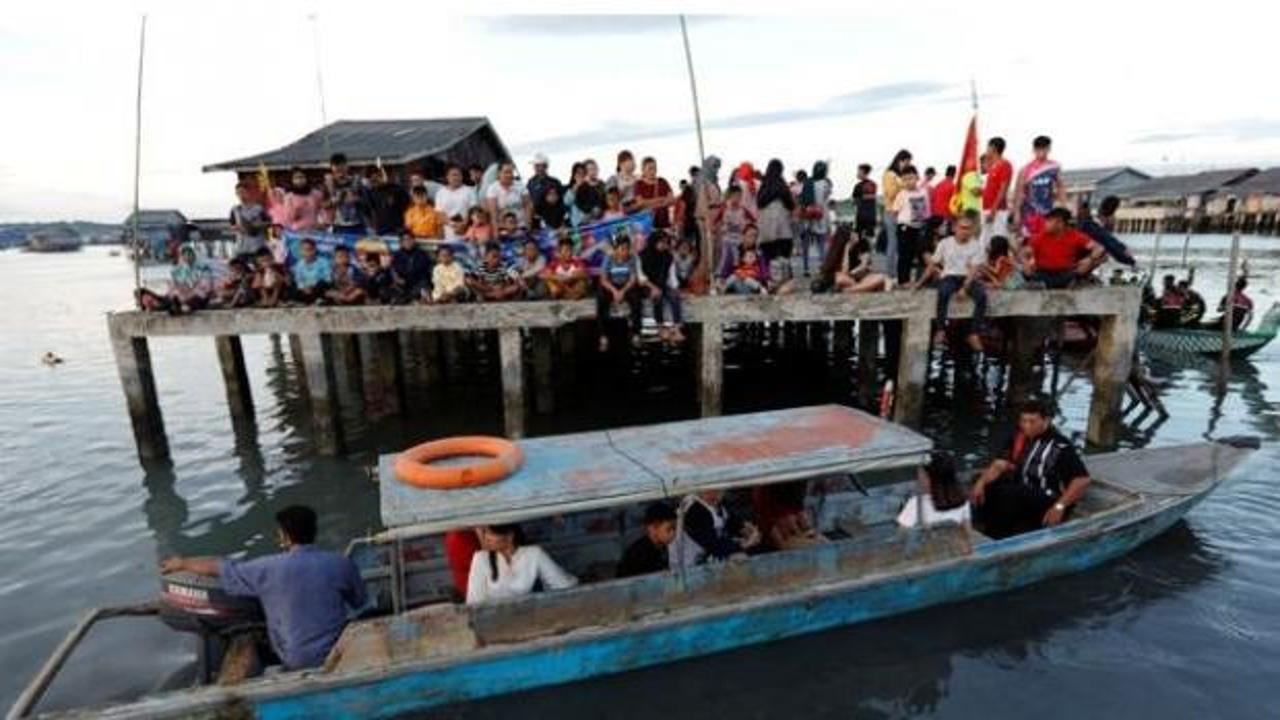 Endonezya'da tekne battı: 15 ölü