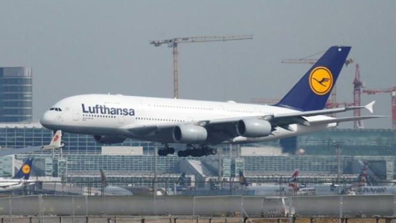 Lufthansa, rekabetten dolayı kar hedefini düşürdü