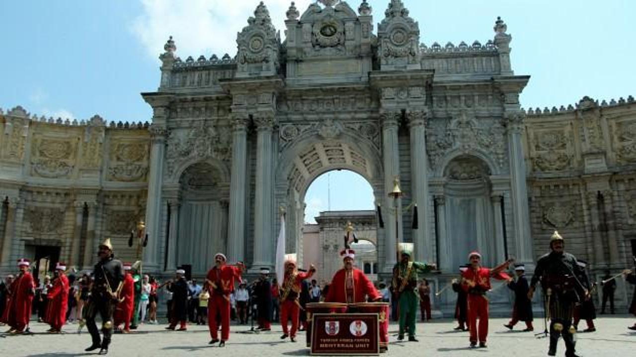 Mehteran B&ouml;l&uuml;ğ&uuml; Dolmabah&ccedil;e Sarayı'nda muhteşem konser