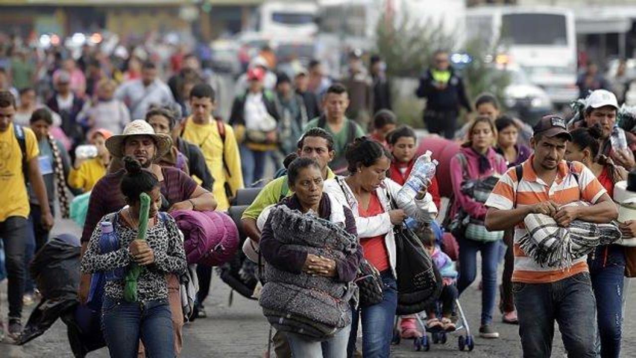 Göçmenler Meksika duvarına çarptı! Gözaltına alındılar