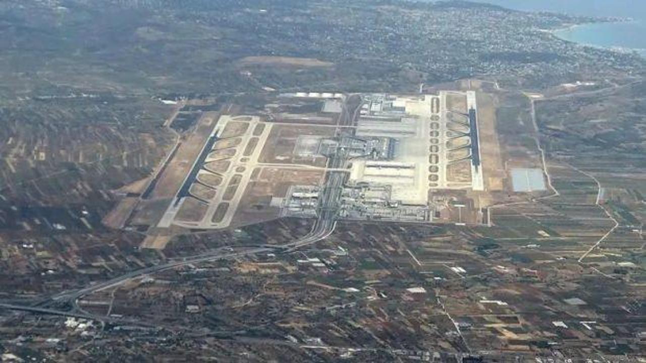 Krizdeki Yunanistan havalimanını satıyor