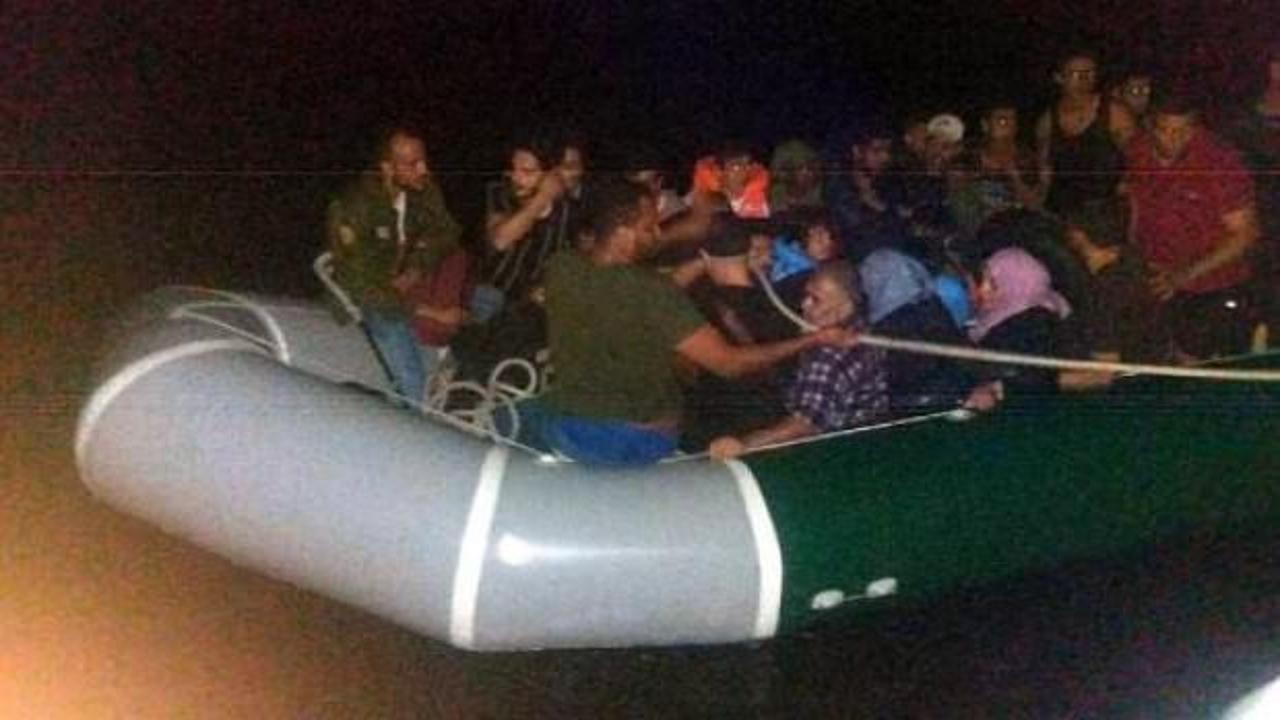 Lastik botta 30 kaçak göçmen yakalandı