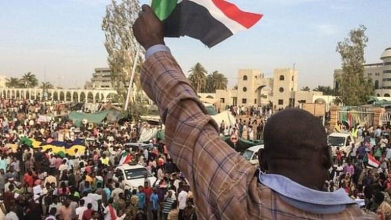 Sudanlılar'dan darbe protestosu!