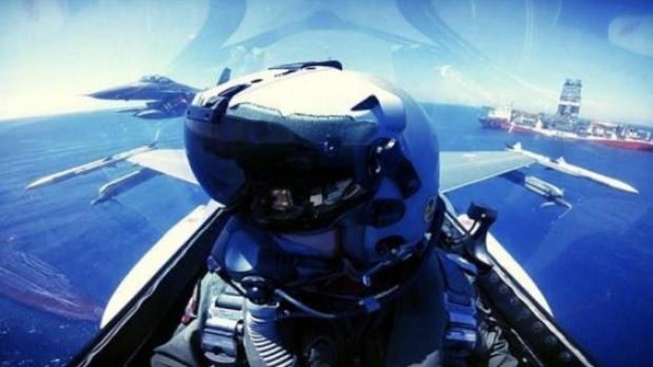 Türk F-16’ları 'Yavuz'u selamladı