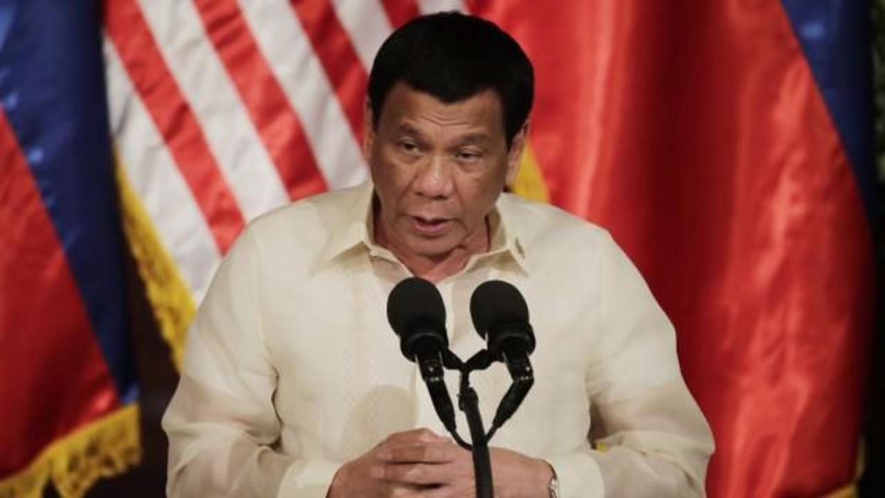 Ülke karıştı! Duterte açık açık tehdit etti