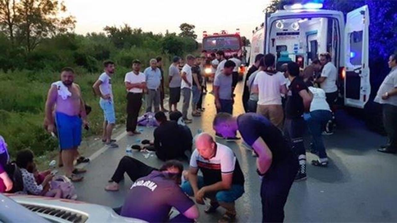 Çatalca'da minibüs devrildi: 12'si ağır 20 yaralı