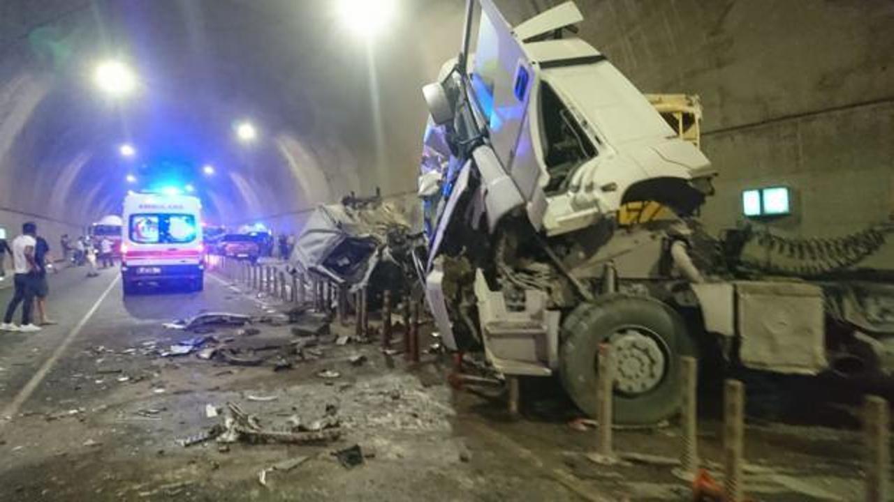 Sabiha Gökçen Havalimanı bağlantı yolundaki tünelde feci kaza
