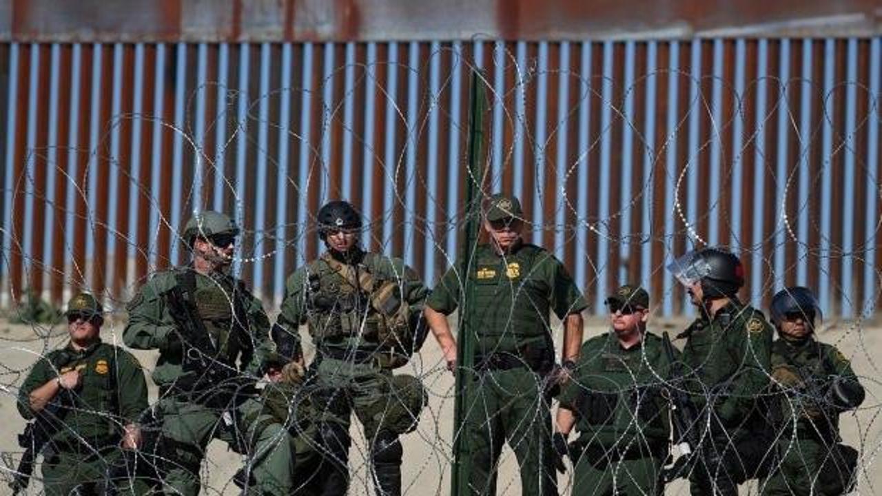 Pentagon'dan Meksika sınırına 2 bin 100 ilave asker!