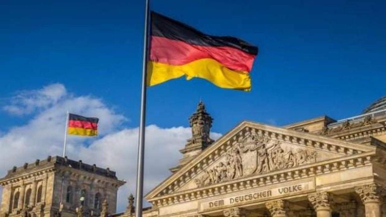 Almanya'da FETÖ'den skandal broşür