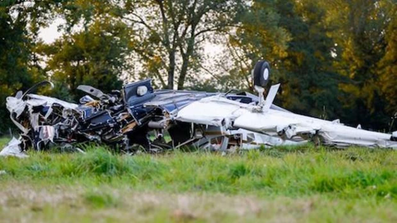Almanya'da küçük uçak düştü: 3 ölü