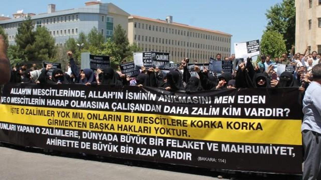 Diyarbakır'da HDP Belediyesi protesto edildi