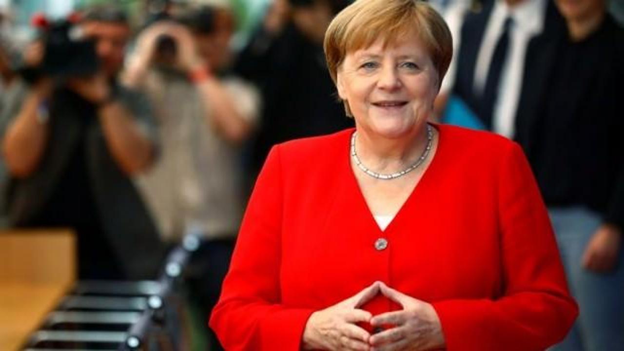 Herkesi korkutan Merkel'den titreme nöbeti açıklaması