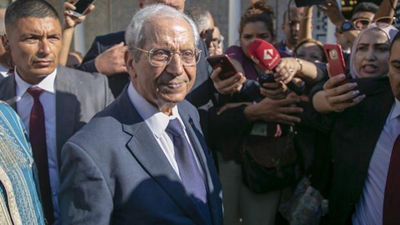 Tunus'un geçici Cumhurbaşkanı yemin ederek görevine başladı!
