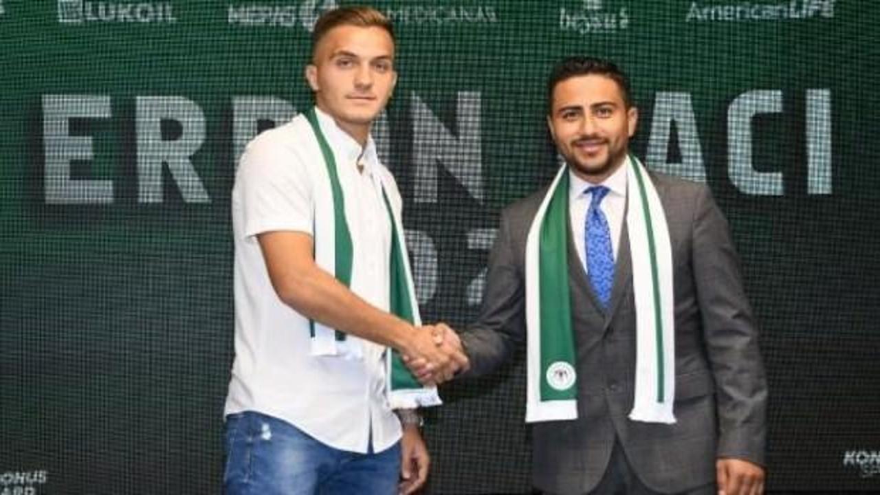 Konyaspor genç futbolcusuna 3 yıllık imza attırdı