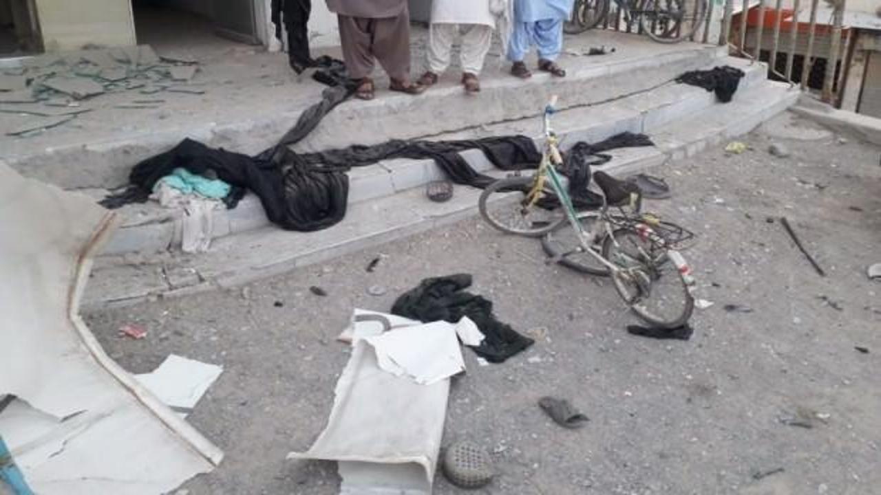Pakistan'da bombalı saldırı: 3 ölü 15 yaralı